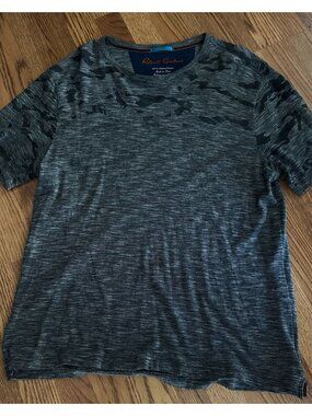 Robert Graham black camo like print tshirt XL